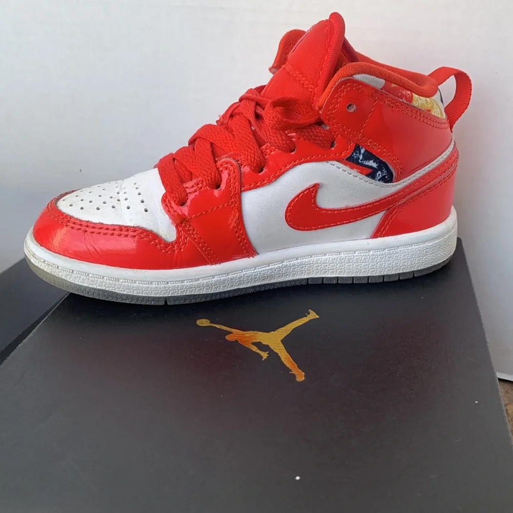 Jordan 1 Mid SE (PS) - Picture 4 of 5